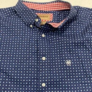 Ariat button down long sleeve shirt.  Wrinkle free.  Excellent condition